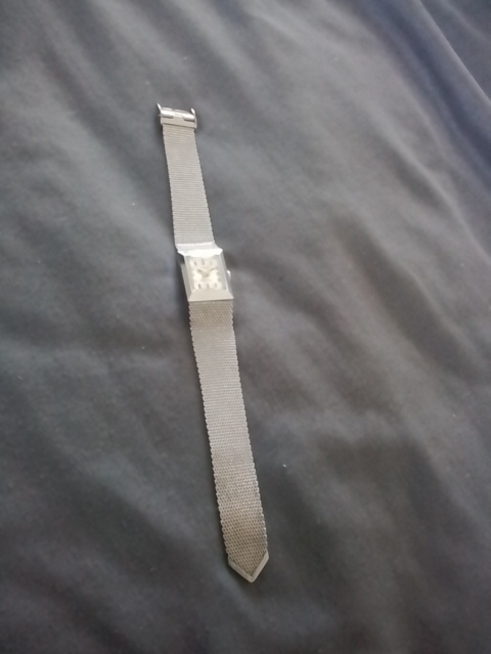 Men's Silver Mesh Strap Wristwatch - Minimalist Design Timex Swiss
